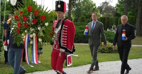 Na varaždinskom groblju položeni vijenci i zapaljene svijeće