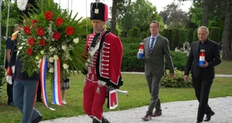 Na varaždinskom groblju položeni vijenci i zapaljene svijeće