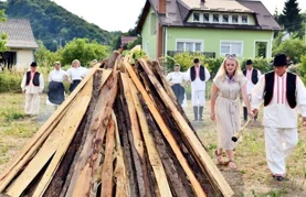 Proslava blagdana uz uprizorenje tradicionalnog paljenja ivanjskog krijesa