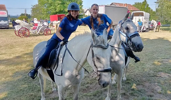 VIDEO Pogledajte kako je bilo na svečanom postrojavanju i mimohodu jahača i kočija