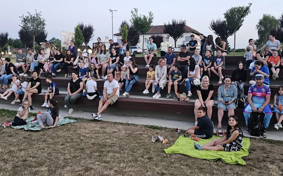 Likovna radionica i filmska večer pod vedrim nebom