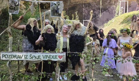 FOTO: Špilja Vindija oživjela duh prošlosti i privukla brojne posjetitelje