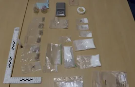 Policija u Trnovcu zatekla Slovence s velikom količinom droge