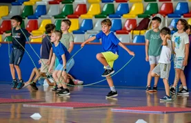 FOTO Stotinjak osnovnoškolaca uživalo u sportskim aktivnostima, ali i edukativnim radionicama