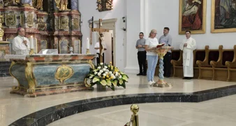 Vjernici u ponoć krenuli na 46 kilometara dug put vjere i nade