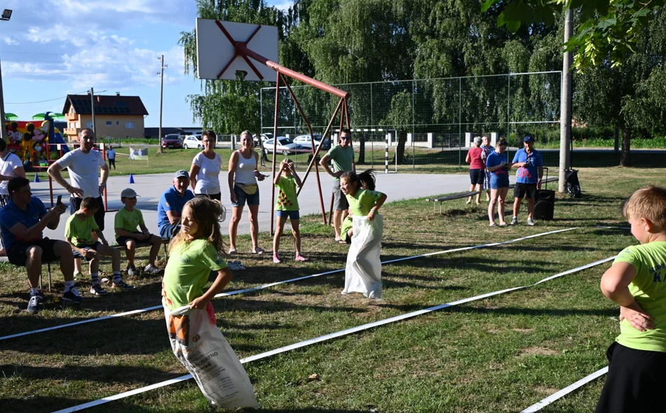 FOTO: Jubilarne 10. Seoske sportske igre okupile mnoštvo natjecatelja