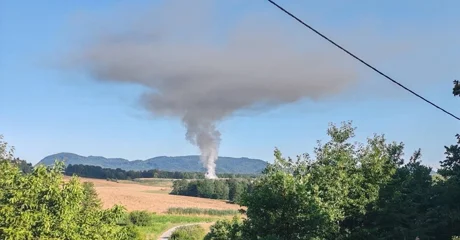 Gorjelo odlagalište otpada u Jerovcu, na terenu i policija