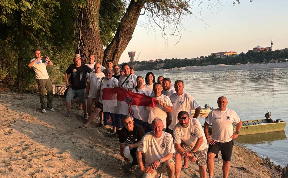 Varaždinski branitelji Dravom i Dunavom jubilarni 20. put stigli u Vukovar