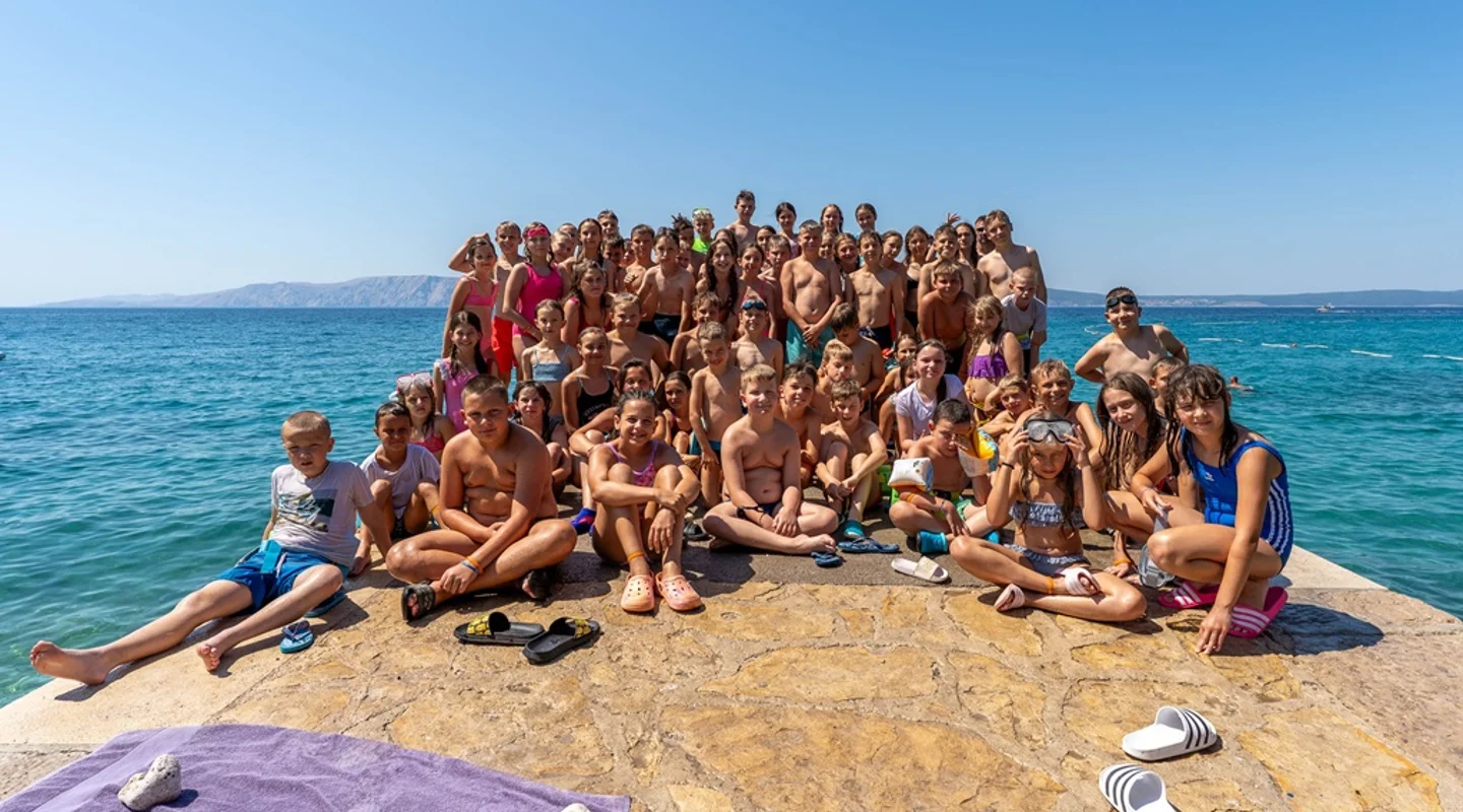 FOTO Sedamdesetak višebojaca uživalo u kupanju, druženju i zabavi