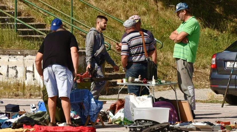 FOTO Ponude ima, ali ne i kupaca: „Mladima je lakše otrčati u trgovinu i platiti – skuplje”
