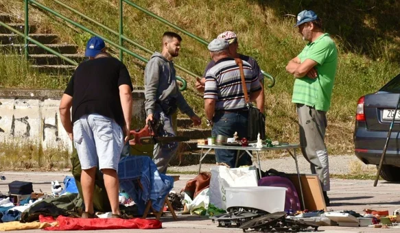 FOTO Ponude ima, ali ne i kupaca: „Mladima je lakše otrčati u trgovinu i platiti – skuplje”