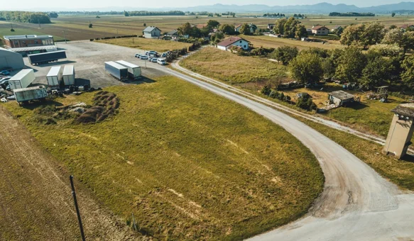 Država daje 50.000 eura za asfaltiranje 2245 metara nerazvrstanih cesta