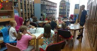 Mali istraživači otkrivaju svijet uz knjige i tehnologiju