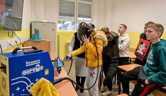 Vraćanje potrebnih kurikuluma, stipendiranje i poticanje naukovanja