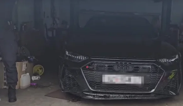 Tijekom pretresa pronađen Audi od 110 tisuća eura, oružje, droga i krivotvorene tablice