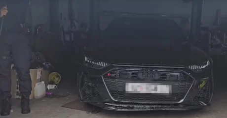 Tijekom pretresa pronađen Audi od 110 tisuća eura, oružje, droga i krivotvorene tablice