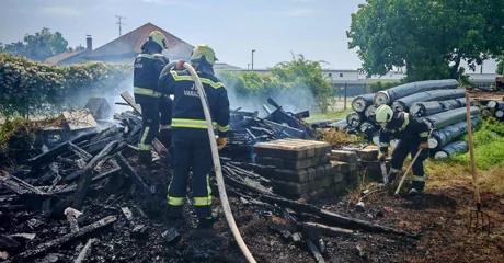 FOTO I VIDEO Gorjeli željeznički pragovi u Varaždinu, vatra zaustavljena prije širenja