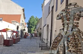 FOTO Kućice i štandovi su tu, lunapark niče, a uskoro će i glavna pozornica
