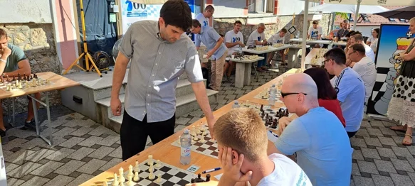 Hrvatski velemajstor Saša Martinović odigrao simultanku u Varaždinskim Toplicama