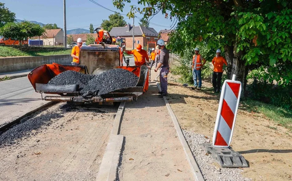 U Ivancu završeni nogostup i parkiralište, u Jerovcu autobusno stajalište