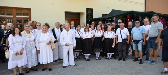 FOTO Procesija u narodnim nošnjama uz nezaobilazno narodno veselje