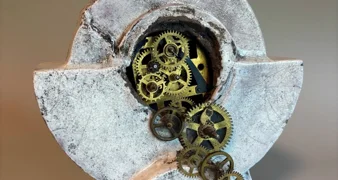 Nova izložba: Keramički satovi kao simbol stoljeća