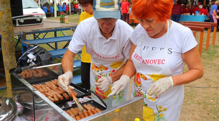 Kad se umirovljenici okupe Prelog zamiriše na ćevape