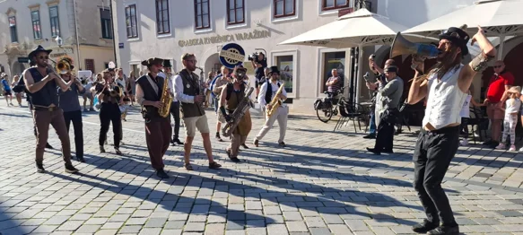 VIDEO: Kad zasvira Brazzmatazz ulice Varaždina postaju plesni podij!
