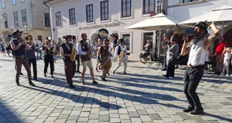 VIDEO: Kad zasvira Brazzmatazz ulice Varaždina postaju plesni podij!