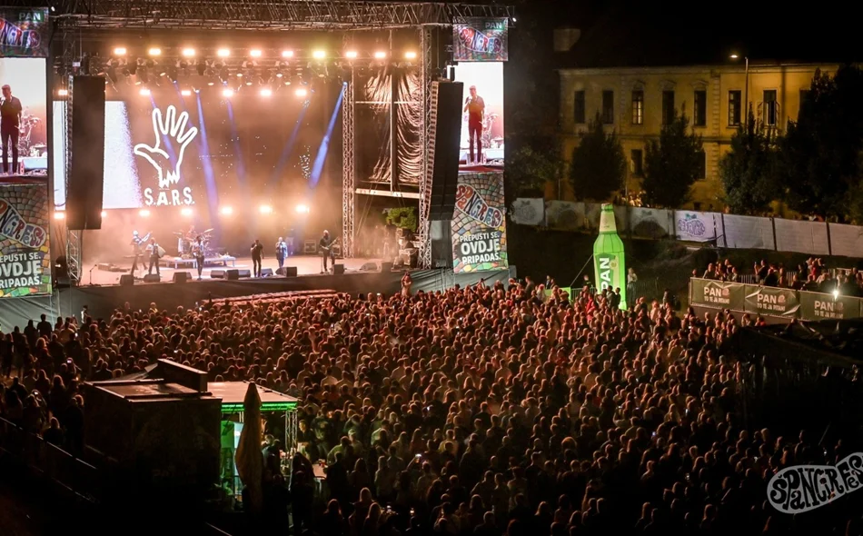 FOTO Veselo će biti na gradskim ulicama, nasmijavaju vas Iva i Gloria