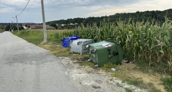 Vandali u Klenovniku porušili kontejnere i razbacali smeće