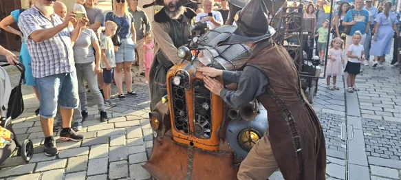 VIDEO Neobično vozilo i mjehurići od sapunice razveselili najmlađe špancirere