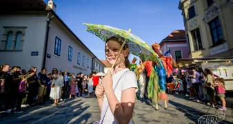 Urban i Minea na Starome gradu, „Komušanje mozga” kod vile Bedeković