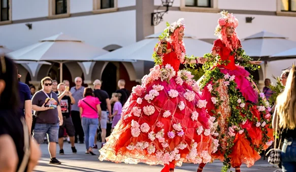 VIDEO Uživajte u plesu gracioznosti, umijeća i vizualne čarolije na štulama