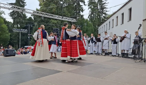 VIDEO Mali folkloraši svojim nastupima oduševili brojnu publiku