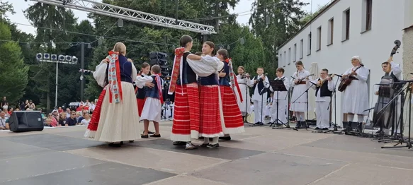 VIDEO Mali folkloraši svojim nastupima oduševili brojnu publiku