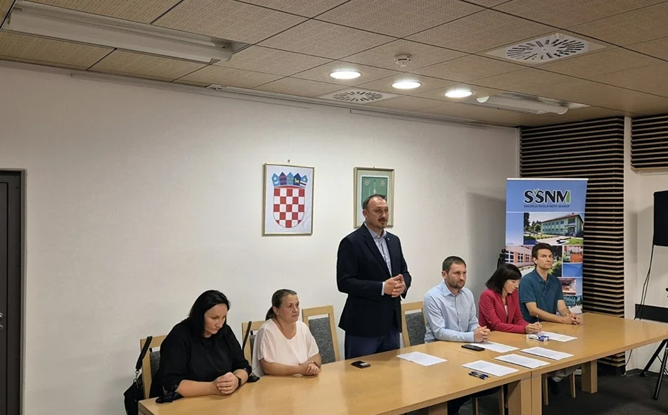 Grad Novi Marof darovao prijenosna računala svim učenicima prvih razreda svoje Srednje škole