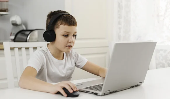 Kako djecu zaštititi od online prijetnji i sačuvati njihovo povjerenje