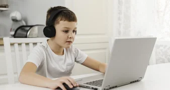 Kako djecu zaštititi od online prijetnji i sačuvati njihovo povjerenje