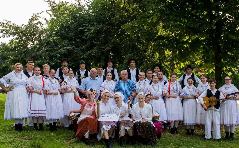 Imate jalžabetsku nošnju? Ne bacajte je – darujte je KUD-u!