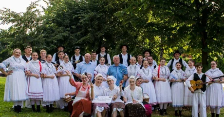 Imate jalžabetsku nošnju? Ne bacajte je – darujte je KUD-u!