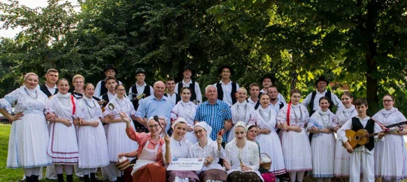 Imate jalžabetsku nošnju? Ne bacajte je – darujte je KUD-u!