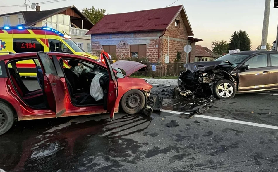 Frontalni sudar automobila u Križovljanu