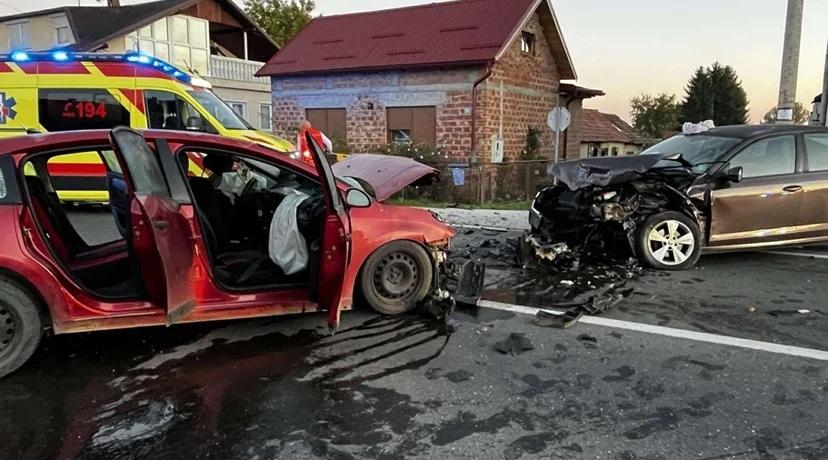 Frontalni sudar automobila u Križovljanu
