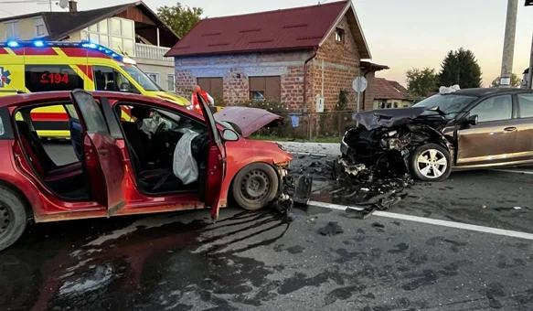 Frontalni sudar automobila u Križovljanu