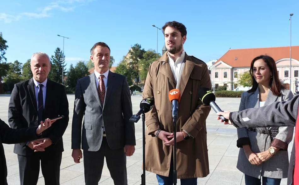 AUDIO Vikend Vatrenih uz zabavu, koncerte i gledanje utakmice na Kapucinskom trgu