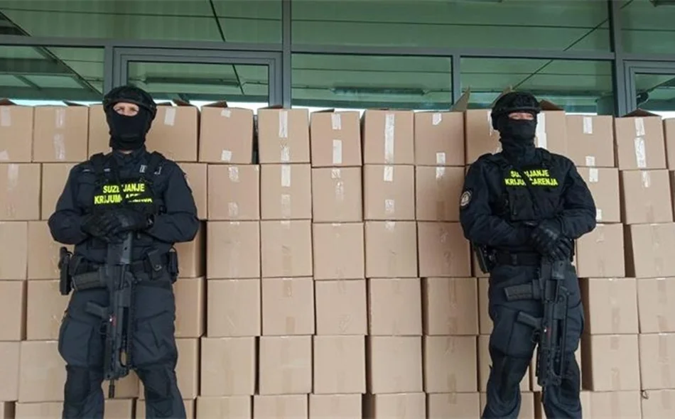 Pas Fora nanjušio krijumčare, ostali bez 13,9 milijuna komada cigareta i 4,2 milijuna eura