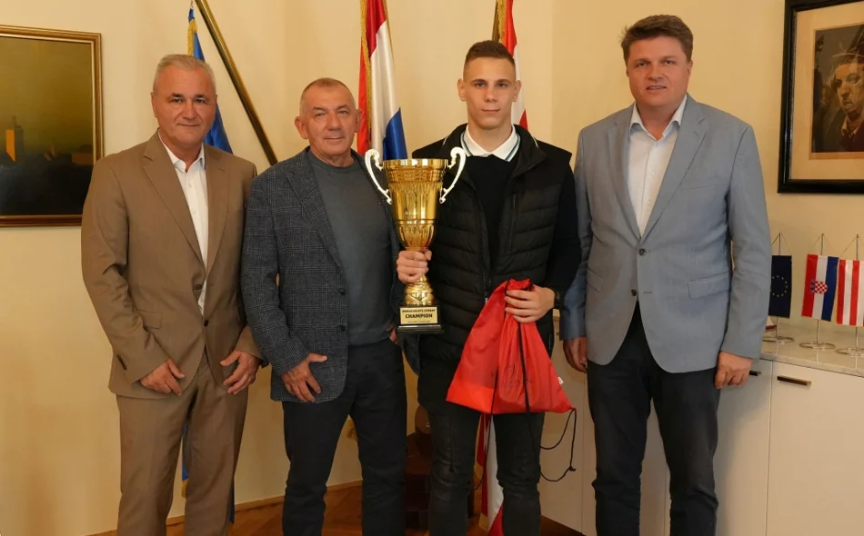 Grad Varaždin priredio prijem za &quot;kraljevskog&quot; svjetskog savate prvaka Patrika Grđana