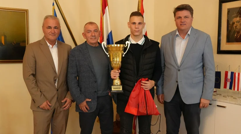 Grad Varaždin priredio prijem za &quot;kraljevskog&quot; svjetskog savate prvaka Patrika Grđana