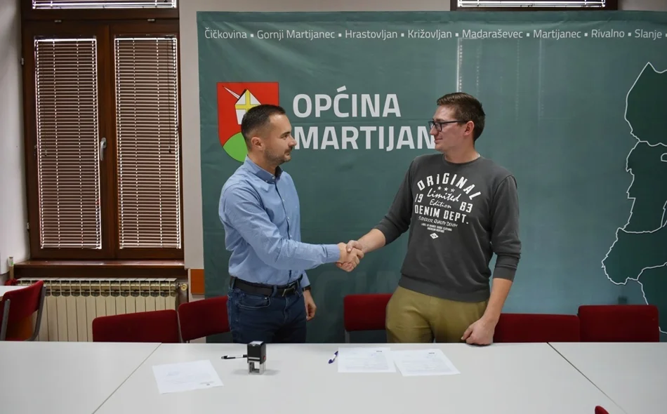 Dodijeljeni prvi ugovori mladim obiteljima za pomoć u rješavanju stambenog pitanja